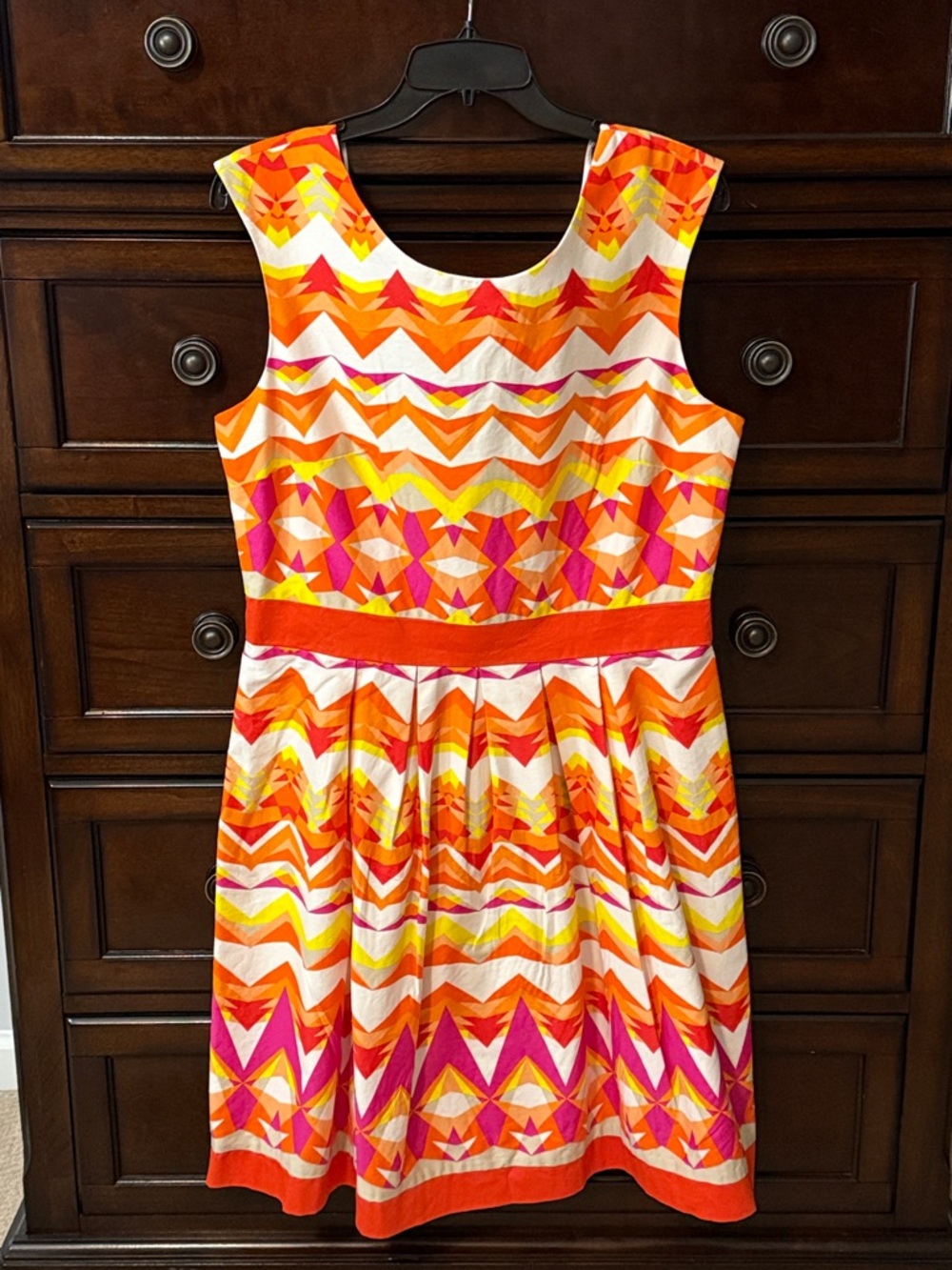 Vibrant Sleeveless Chevron Dress